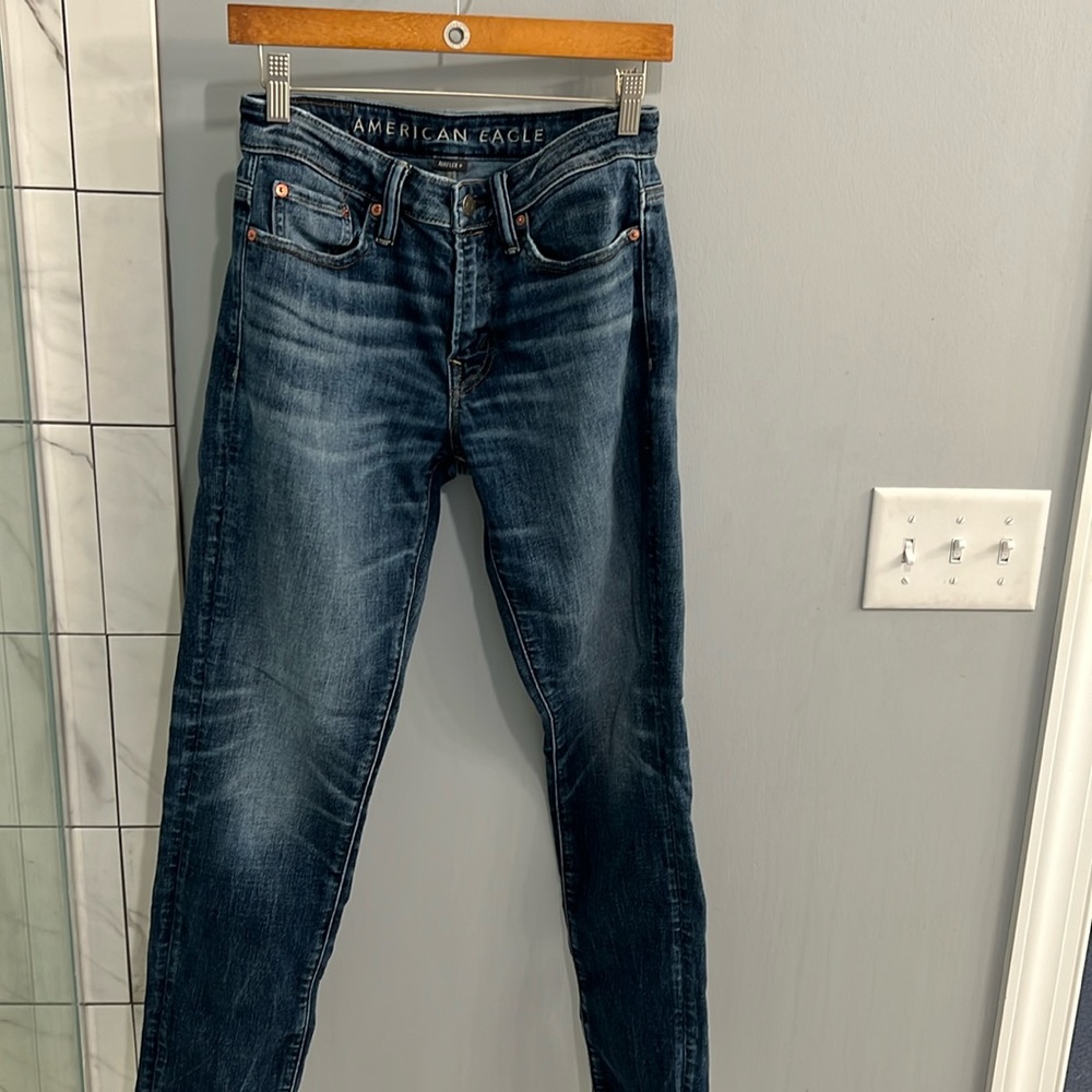 Men’s American Eagle Athletic Skinny Jeans Size 29x32